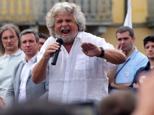 Il Pdl stana Grillo e Casaleggio: "Ora pubblicate i vostri redditi"