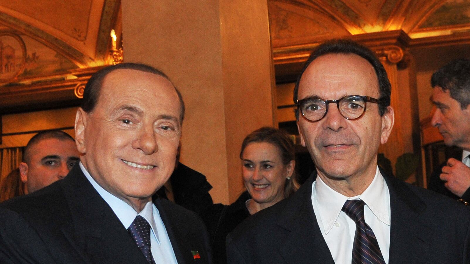 Berlusconi ribadisce fiducia a Parisi