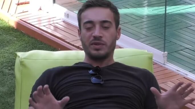 "Tu sei una Porsche, a me serve una Ferrari": bufera su Antonino