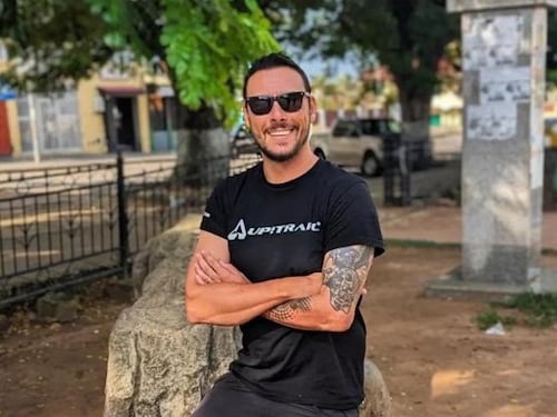 Incidente in moto, italiano muore in Angola: Luca cercava protesi per aiutare i bimbi in Africa