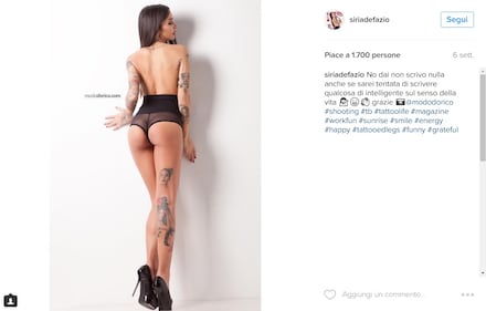 Siria De Fazio si mostra in topless 18