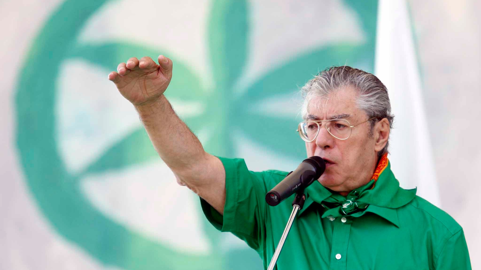 Lega, Bossi non molla: "Il capo sono ancora io"