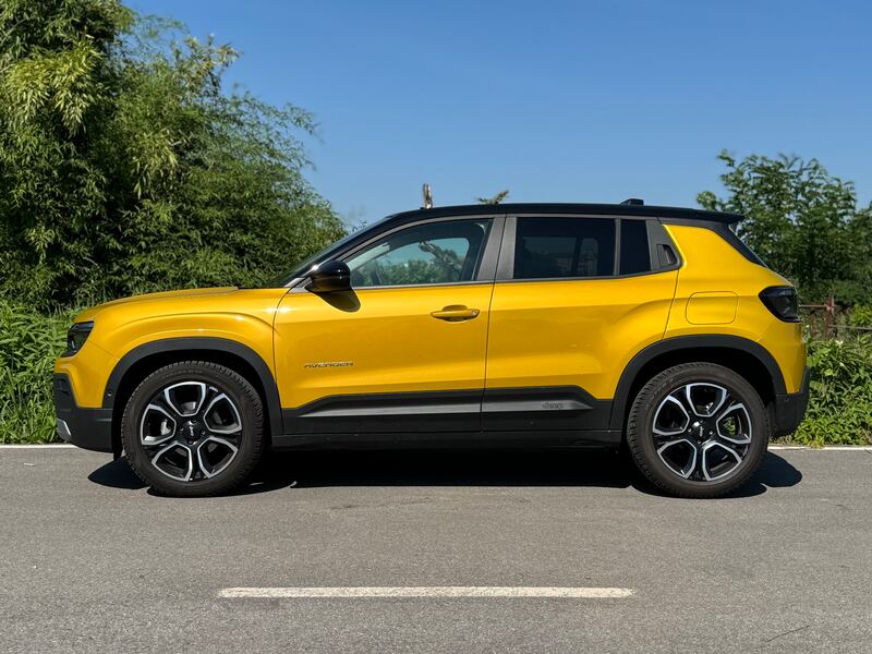 Jeep Avenger 1.2 Summit: guarda la gallery del B SUV a benzina 12