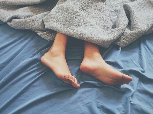 Occhio alle "gambe senza riposo": sintomi della sindrome pericolosa