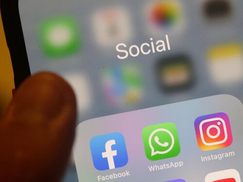 Attenzione al virus di Whatsapp che spia le chat: come difendersi