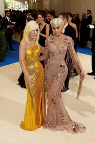 Met Gala 2017, i look più sexy 17