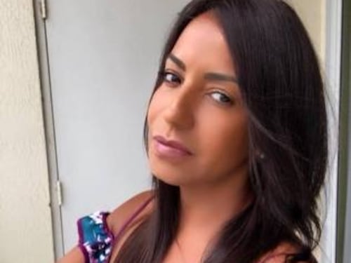 Il dramma di Viviane, lasciata morire sulle scale dopo il malore per overdose