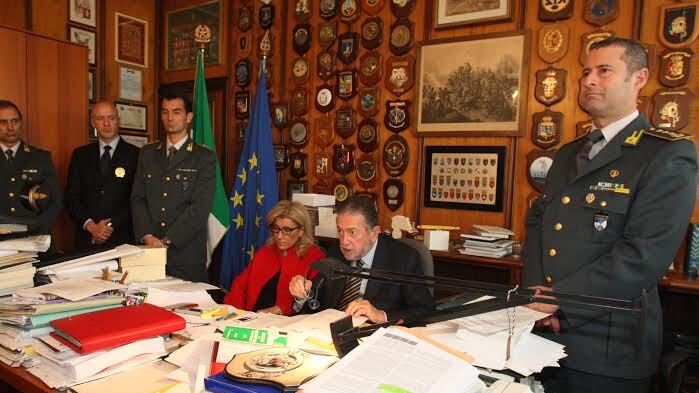 "Case e barca comprate con i soldi dei ragazzi disagiati"