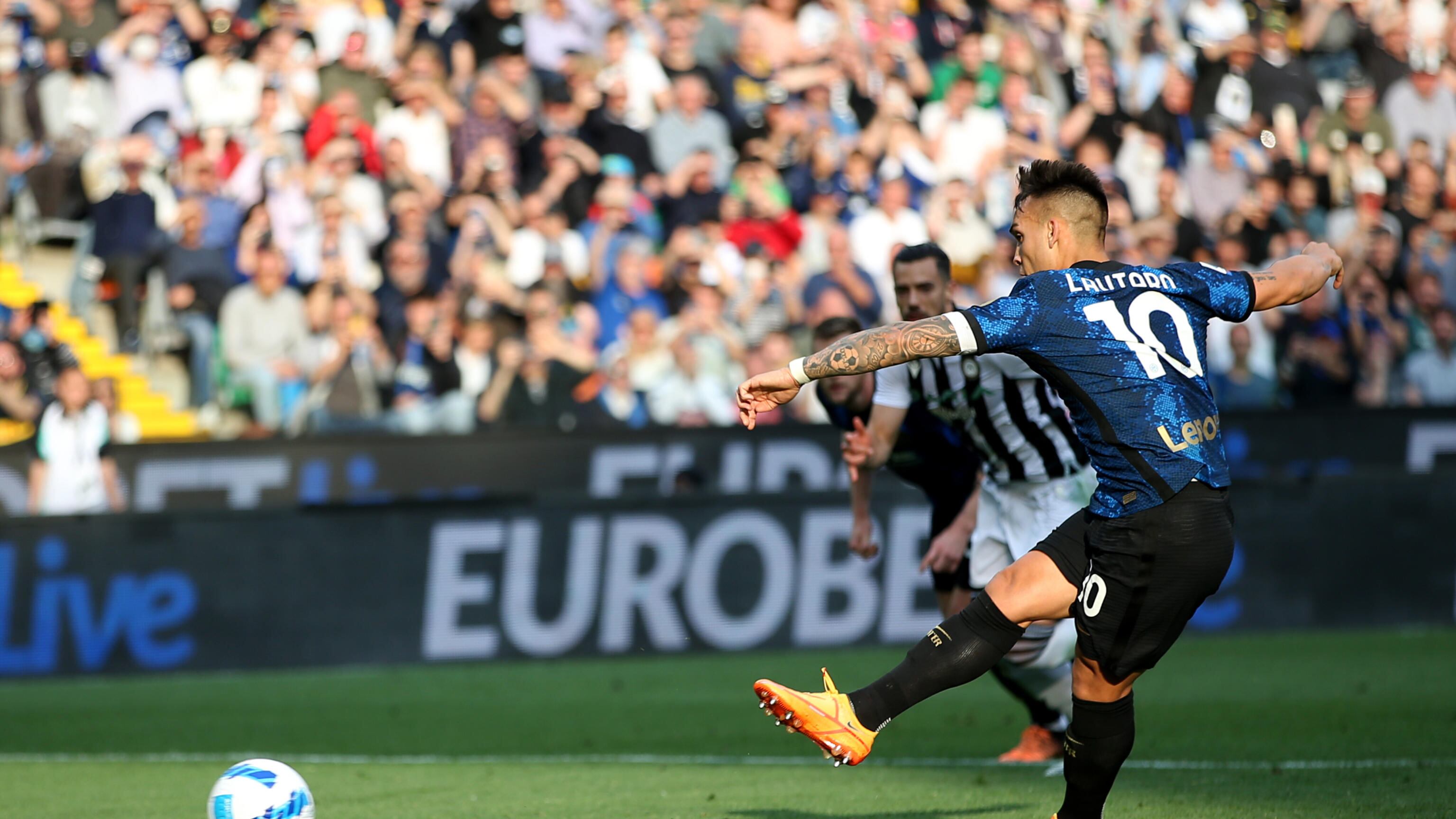 Lautaro prende il palo su rigore e poi segna: ecco perché la rete è da convalidare