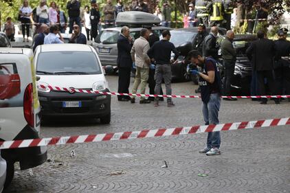 Roma, esplosione in strada: ordigno rudimentale nel parcheggio delle Poste 3