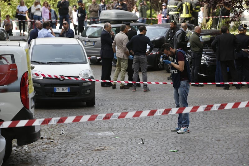 Roma, esplosione in strada: ordigno rudimentale nel parcheggio delle Poste 3
