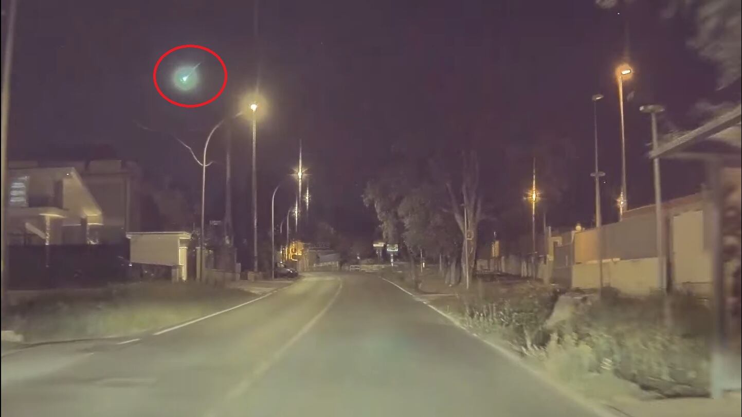 Una "palla infuocata" in cielo: cosa è successo