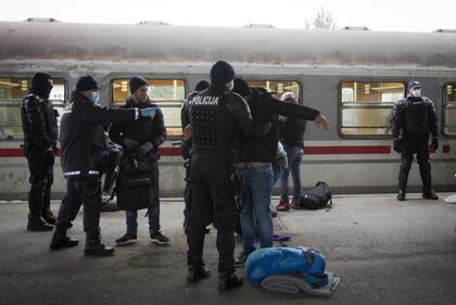 La Slovenia invasa dagli immigrati 8