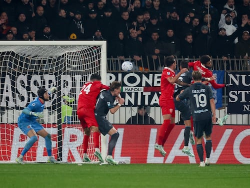 Napoli si rialza. Poker a Monza ma Lobotka si infortuna