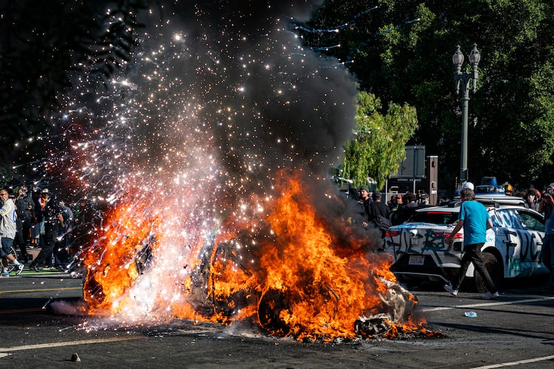 Proteste e scontri a Los Angeles 9