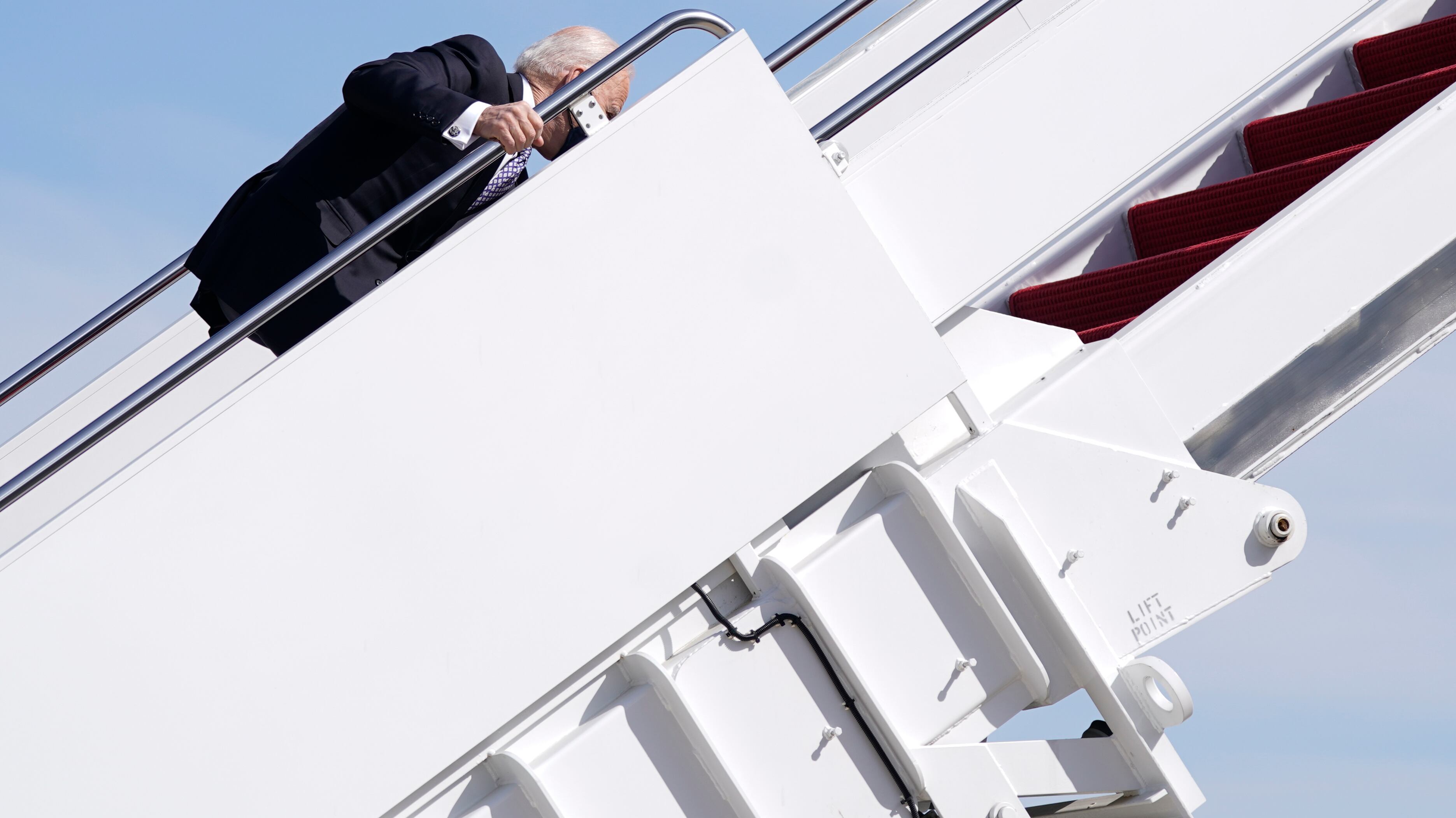 Dubbi sulla salute di Biden, Kamala Harris pronta a sostituirlo?