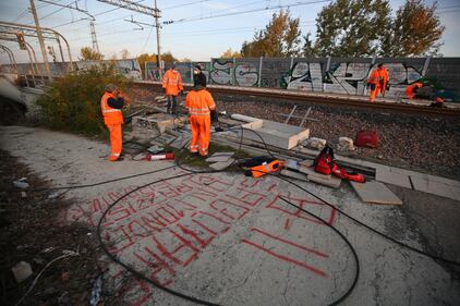 Gli antagonisti sabotano i treni 9
