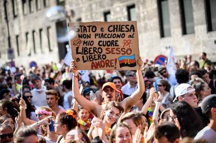 I cartelli choc al Gay Pride 7
