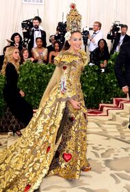 Met Gala 18: Sarah Jessica Parker, solo trucco sul viso? 4