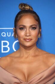 Jennifer Lopez hot in rosa carne 15