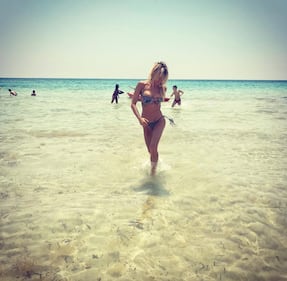 Maddalena Corvaglia sexy in costume da bagno 9