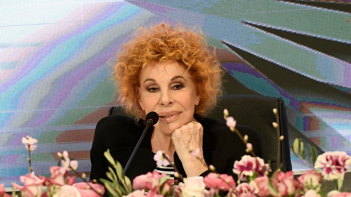 "Mi hanno detto che sei f...", "Tu che porti male": lo scontro Vanoni-Paoli