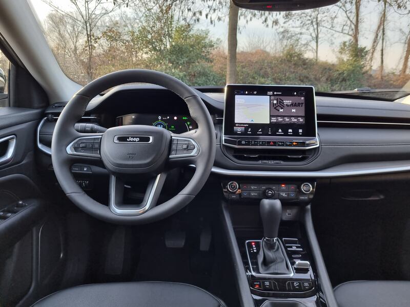 Jeep Compass 4XE, guarda le foto del suv ibrido plug-in 22