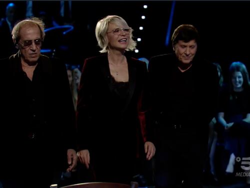 Adrian cambia rotta e torna "molleggiato". Ma a "comandare" sul palco è la De Filippi
