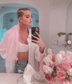 Khloe Kardashian super hot 3