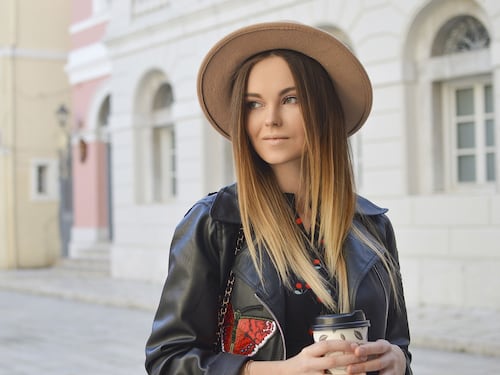 Blazer e camicia, la combo di tendenza dell’autunno che trasuda eleganza