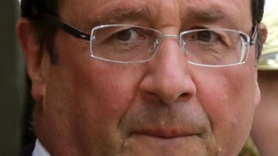 I francesi soffrono dei nostri mali. Ma l'Ue li perdona