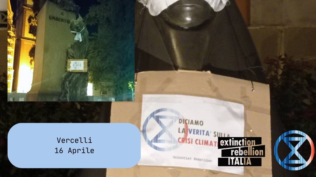 Vercelli, bendò statua del cardinale: eco-vandalo rischia 5 anni di carcere