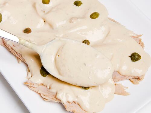 La storia tutta italiana del piatto di contrabbando: il vitello tonnato