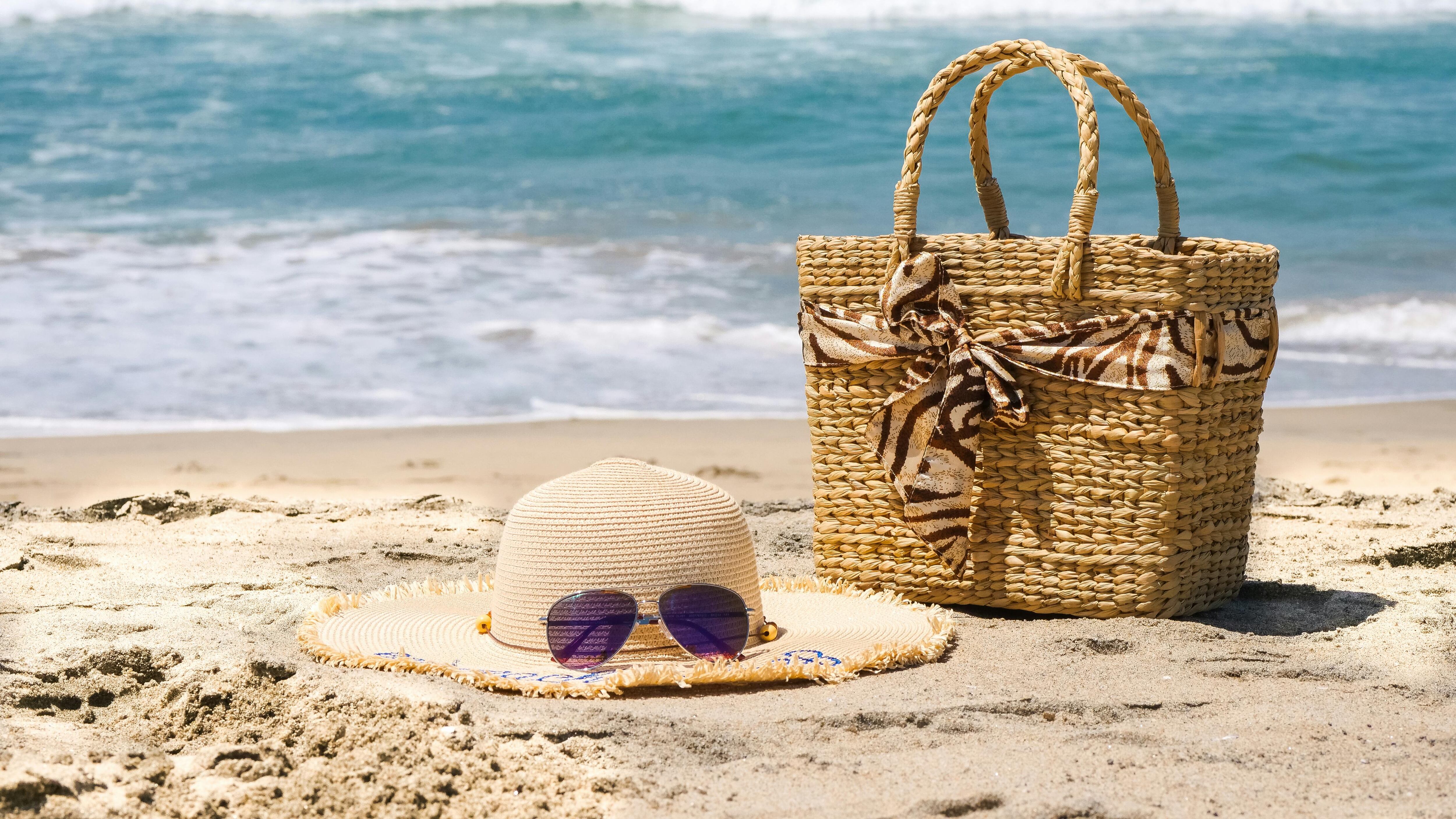 Borse da mare, le più comode e chic da sfoggiare in spiaggia. 4 modelli perfetti a 50 anni