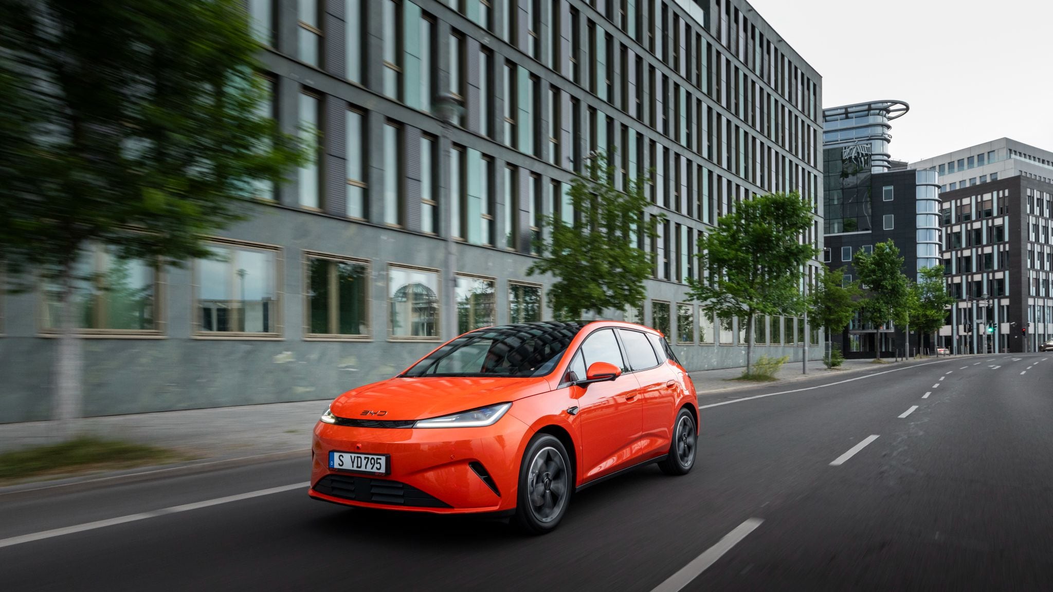 BYD DOLPHIN G DM-i, la compatta plug-in da oltre 1.000 km di autonomia