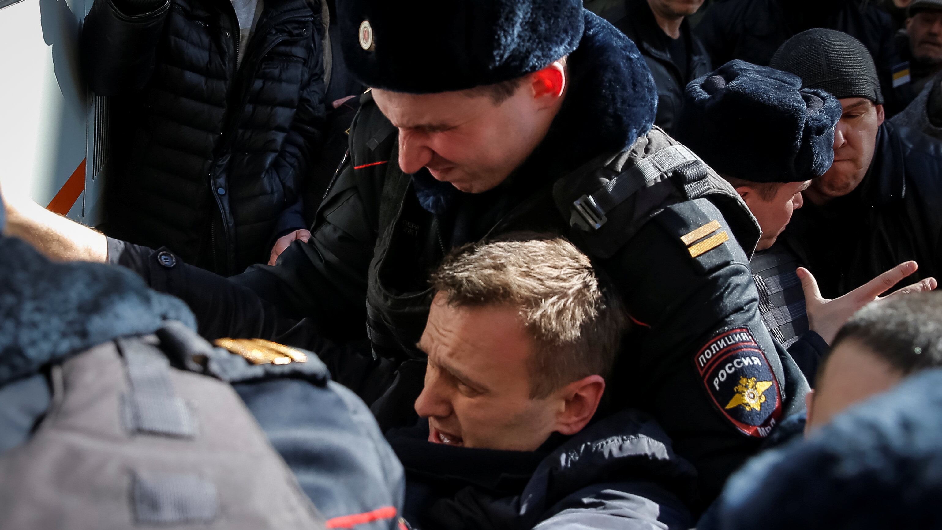 Mosca, Navalny in manette nel giorno della manifestazione anti-corruzione