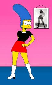 Marge Simpson ripercorre la storia della moda 11