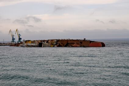 La nave affondata dai russi nella baia di Donoslav 4