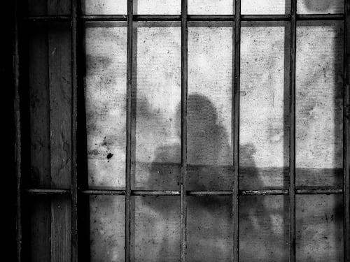 Usano metodi inquisitori. Niente parità accusa-difesa