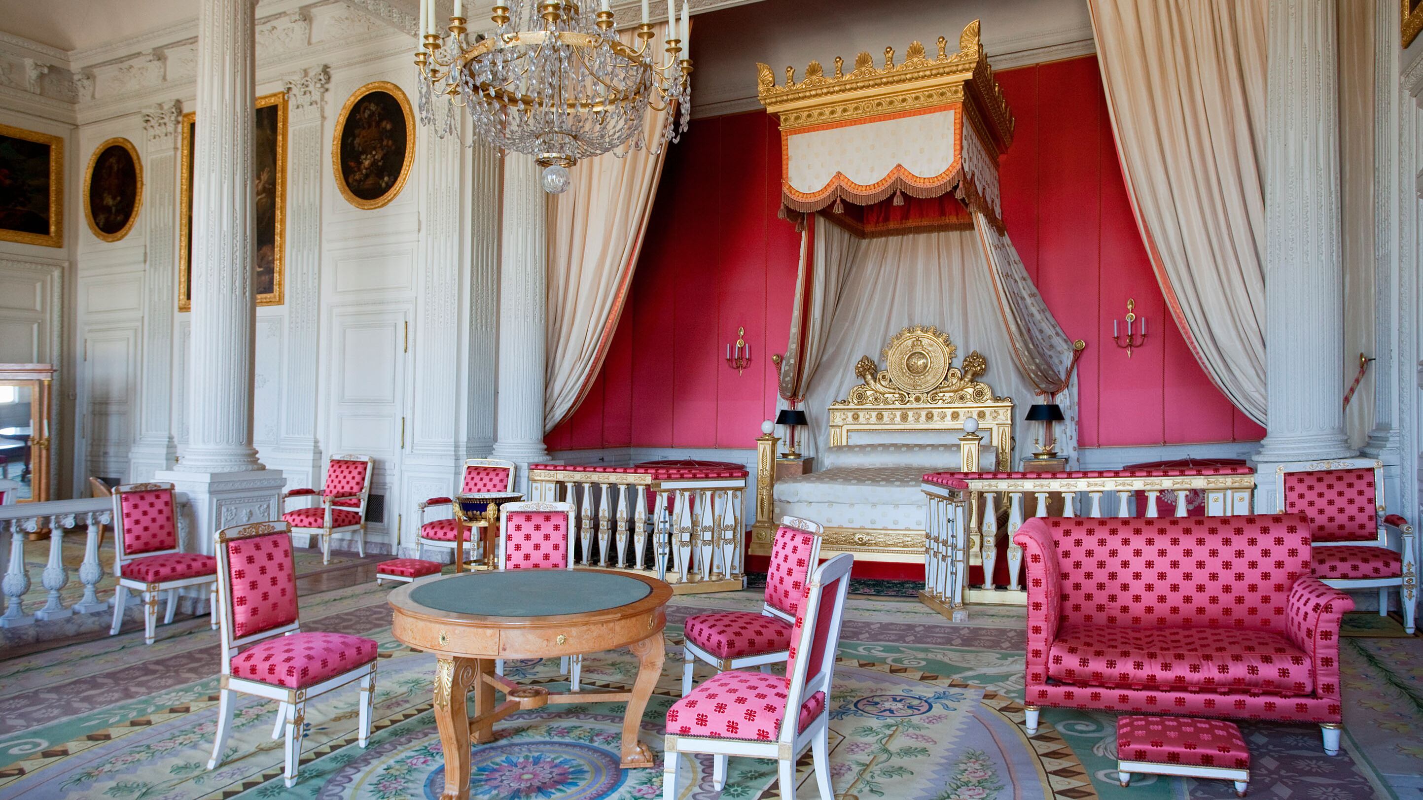 False sedie del Settecento. Beffa milionaria a Versailles
