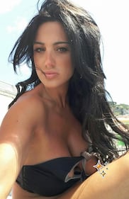 Marika Fruscio sexy diretta dal mare 1