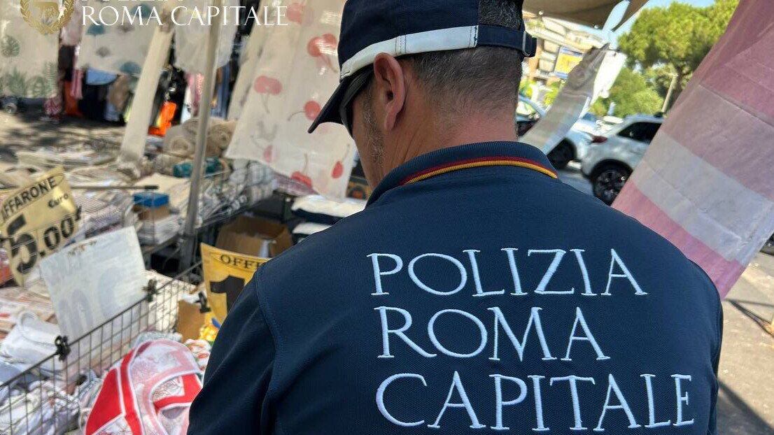 Morde un vigile durante un controllo e frattura il naso ad un altro: afghano finisce in manette