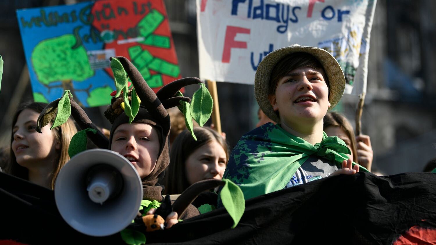 Il governo invita le scuole a giustificare le assenze di chi manifesta