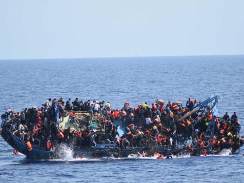 Migranti, Frontex contro le Ong: "Sono colluse con gli scafisti"