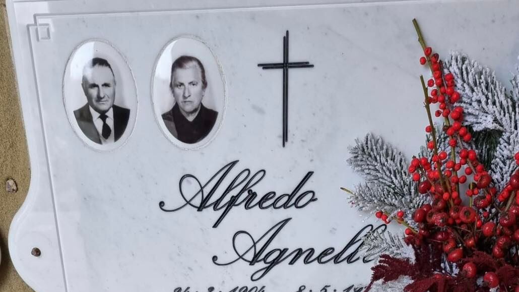 "Profanata la tomba dei miei nonni". Il gesto contro il sindaco di centrodestra
