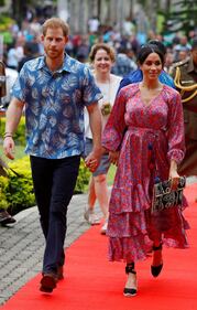 Meghan Markle, i primi scatti in abito premaman 7