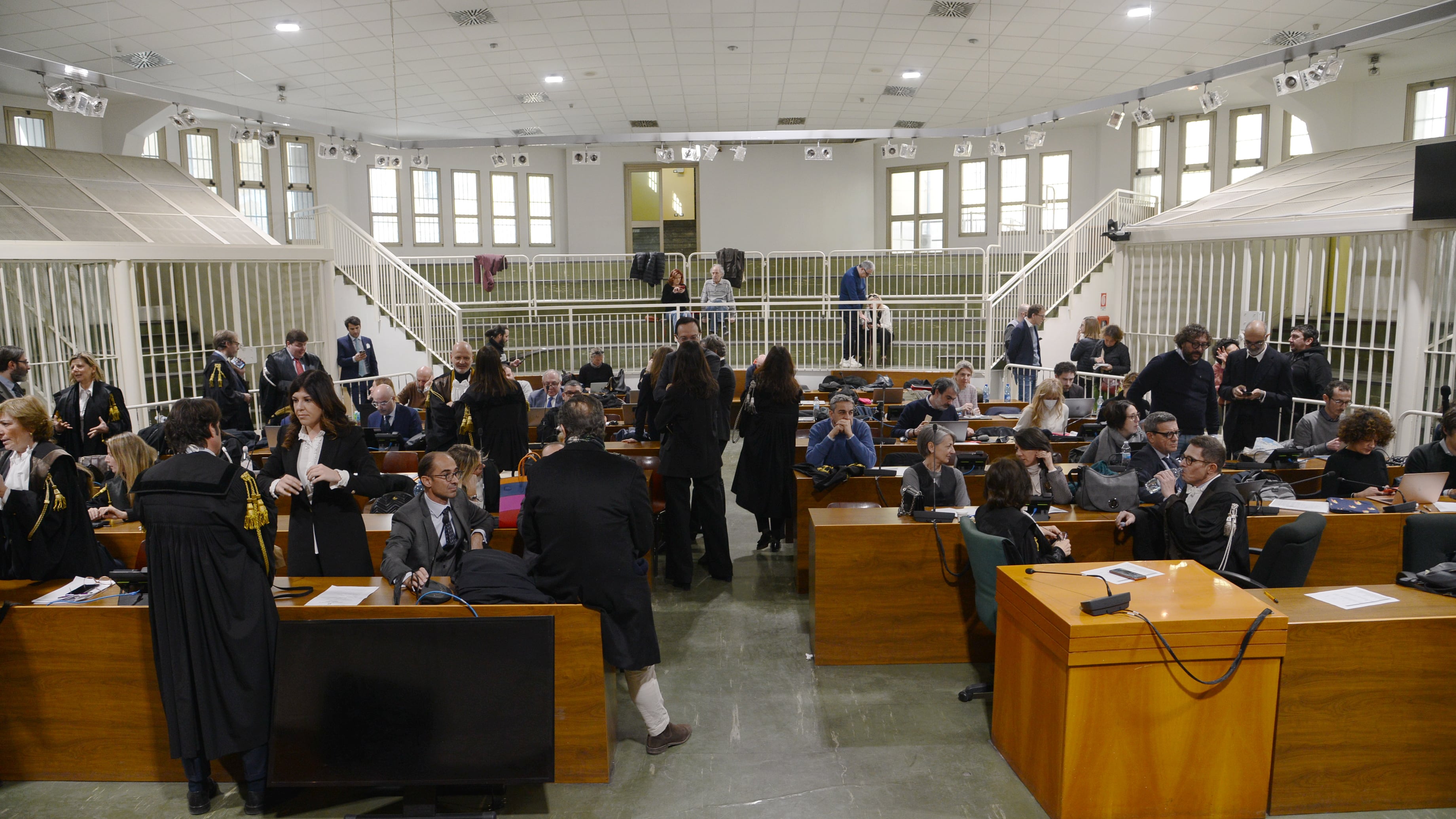 Il processo Ruby non finisce mai. La Cassazione dispone un nuovo appello per corruzione