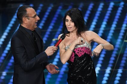 Sanremo 2017, gli outfit sexy della seconda serata 1