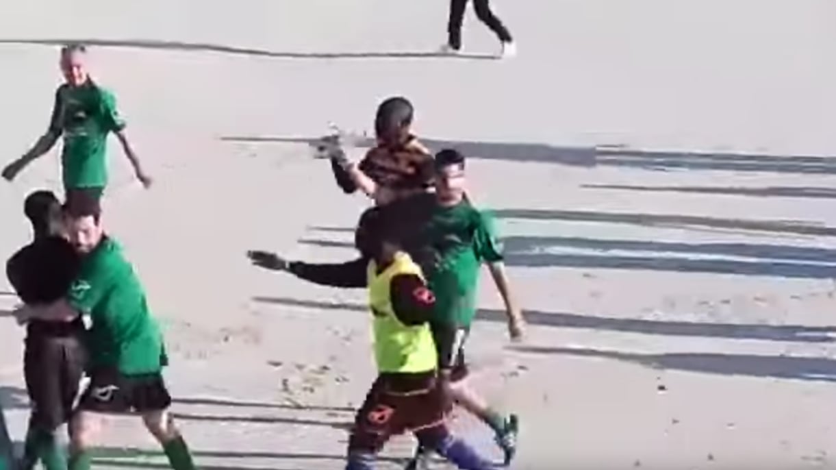 Rissa con pugni e spranghe: ancora violenze dalla squadra di immigrati