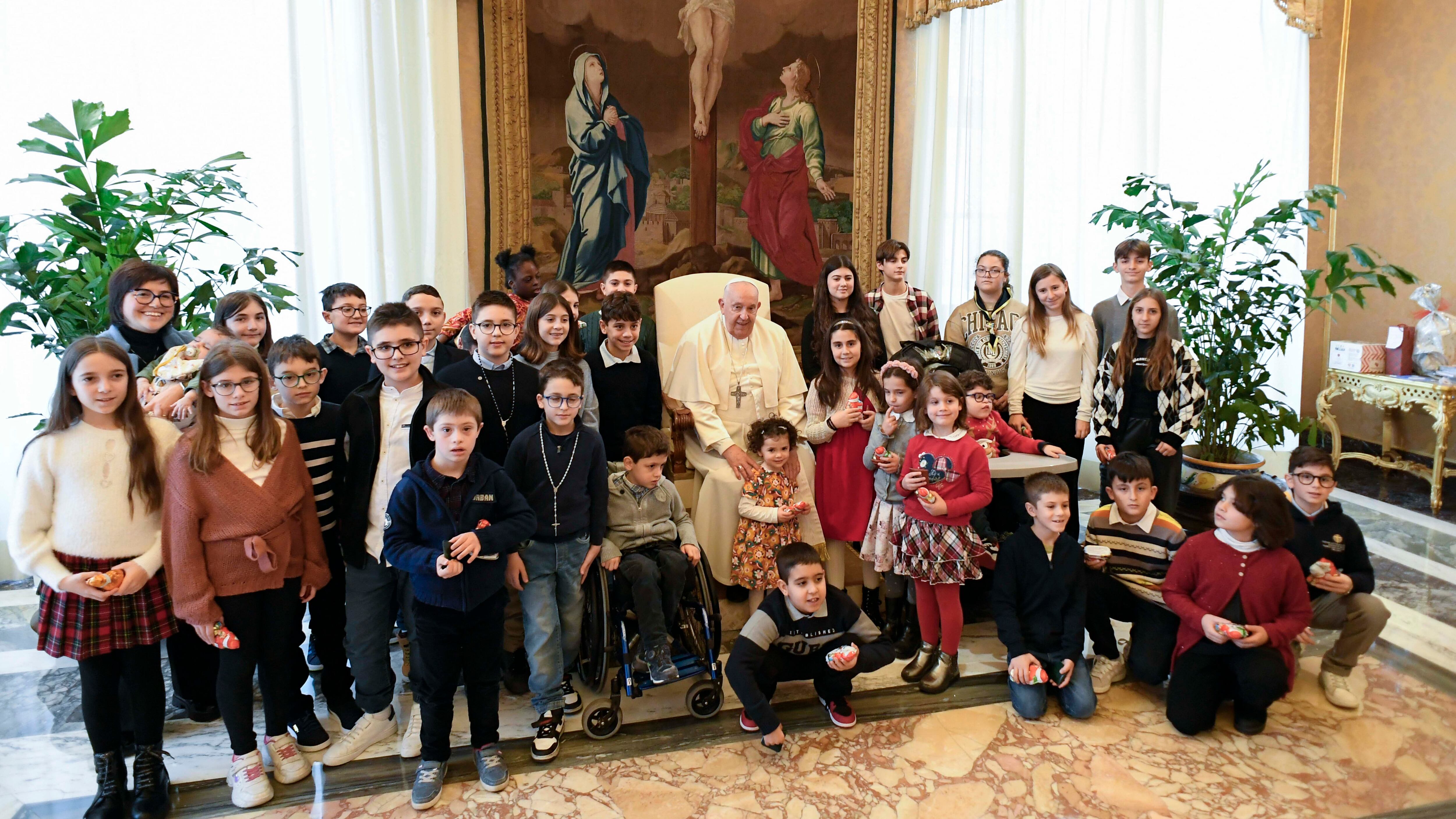 "No a un Natale fotocopia". L'invito di Papa Francesco ai giovani